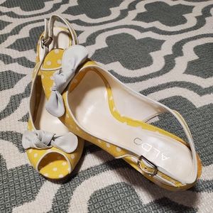 Aldo polka dot linen fabric wedge in yellow, worn once indoors